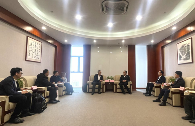 青島國投公司黨委書記、董事長王偉光會見國新證券黨委委員、副總經(jīng)理李虎一行